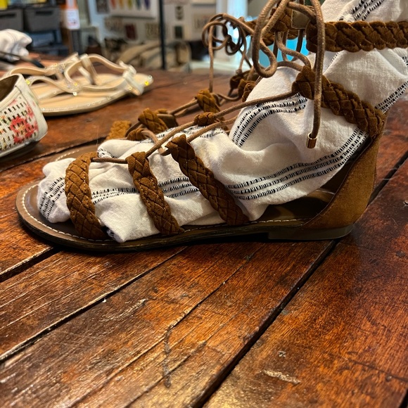 Lace up gladiator sandals in cognac - Picture 3 of 10